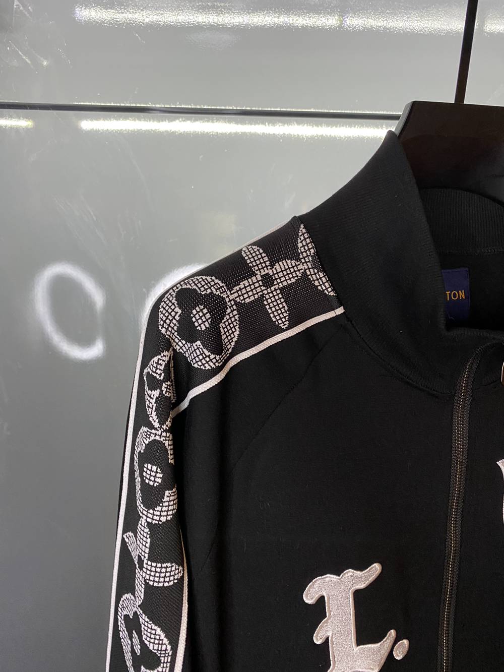 Gvc*1 suit